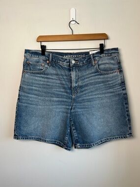 NWT American Eagle Perfect Bermuda Short 8”